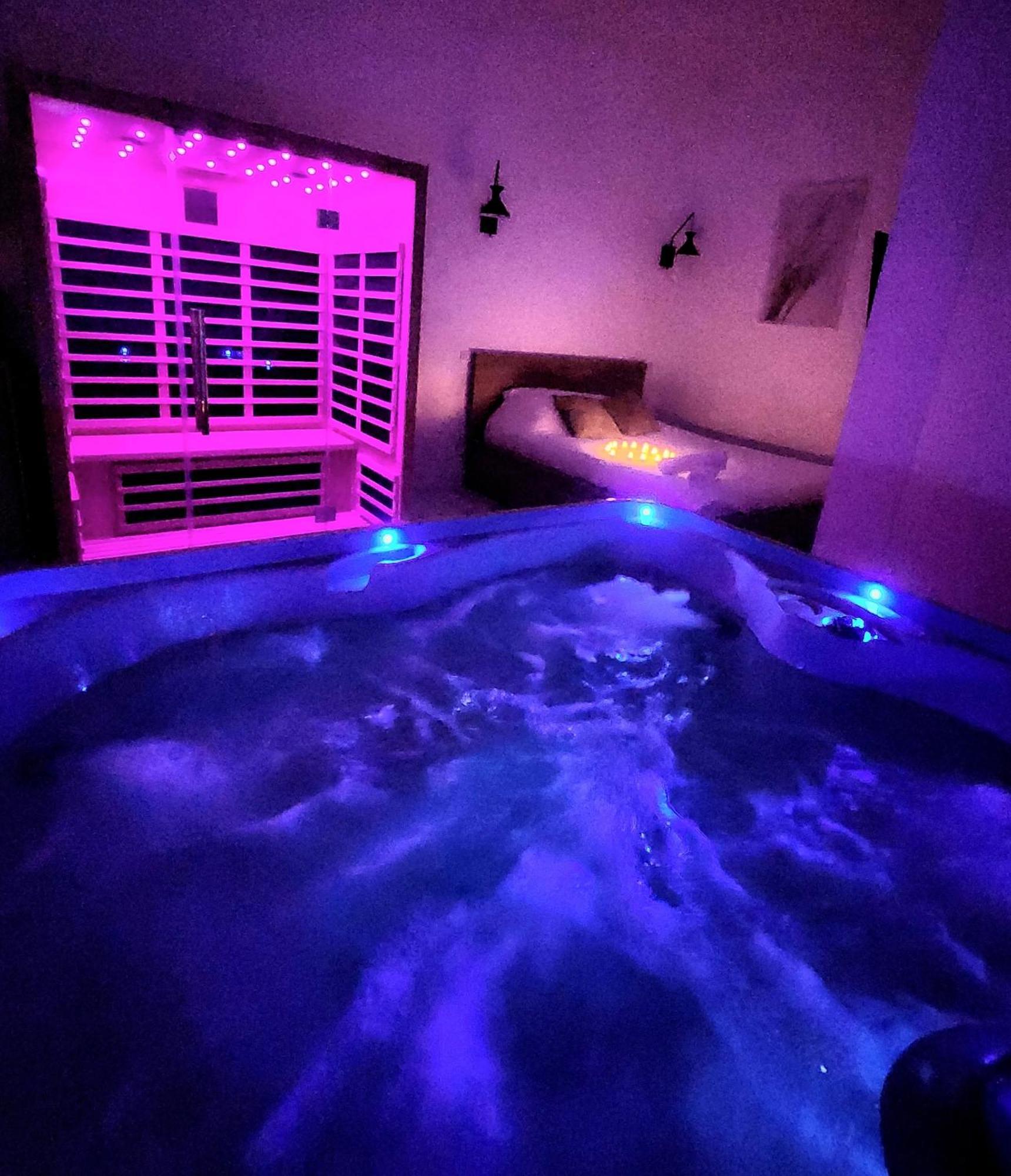 Jacuzzi Sauna Privatif * Marsylia